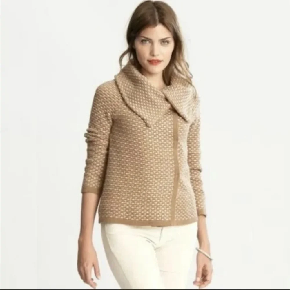 Banana Republic Italian Yarn Wool Cashmere M Cropped Cardigan Funnel Neck Office - Picture 1 of 14